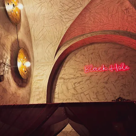 Black Hole *